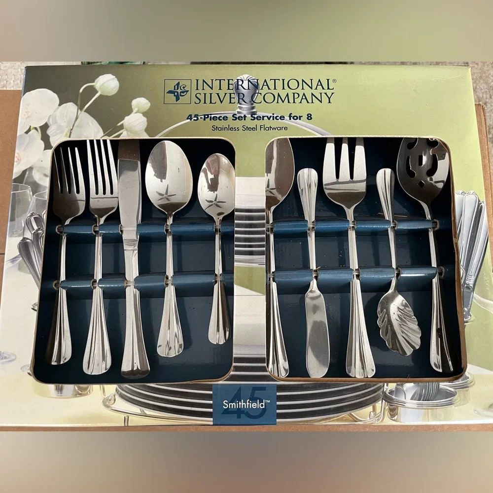 International Silver Company 45 Piece Flatware Set